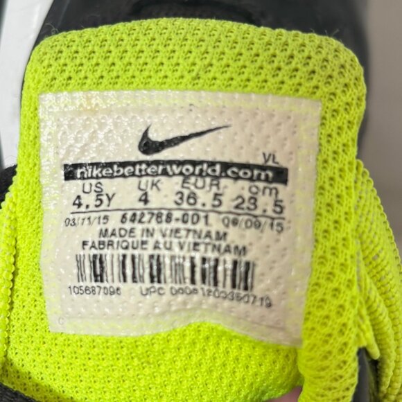 Nike V Strike Football Cleats in black patent - size 4.5Y - Picture 7 of 7